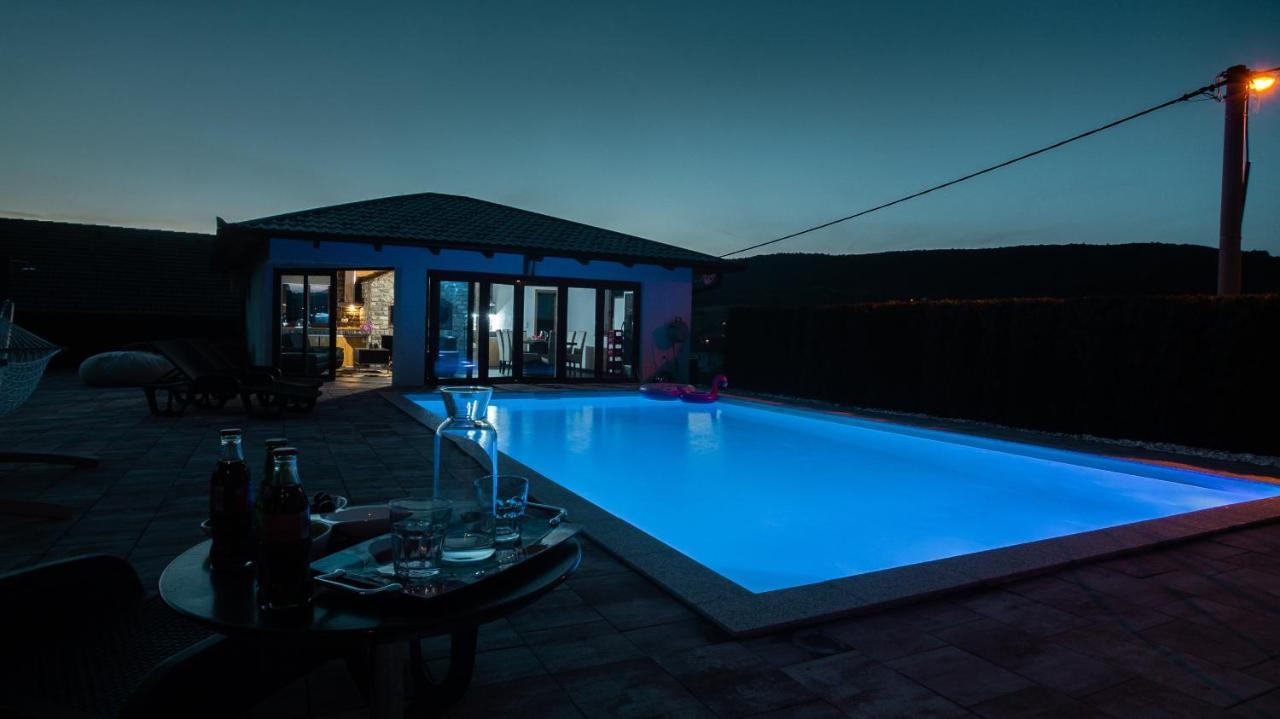 Villa De Luxe Bihac Ngoại thất bức ảnh
