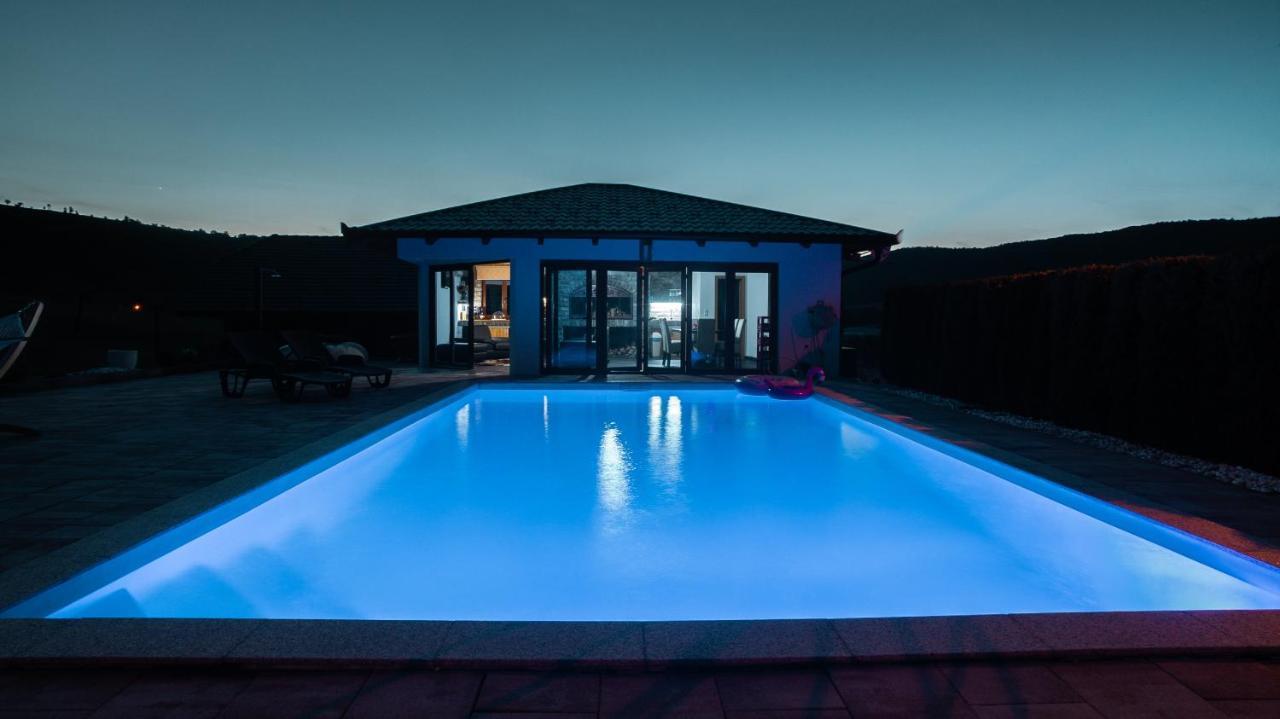 Villa De Luxe Bihac Ngoại thất bức ảnh