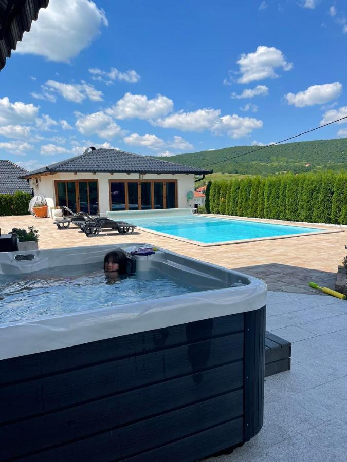 Villa De Luxe Bihac Ngoại thất bức ảnh