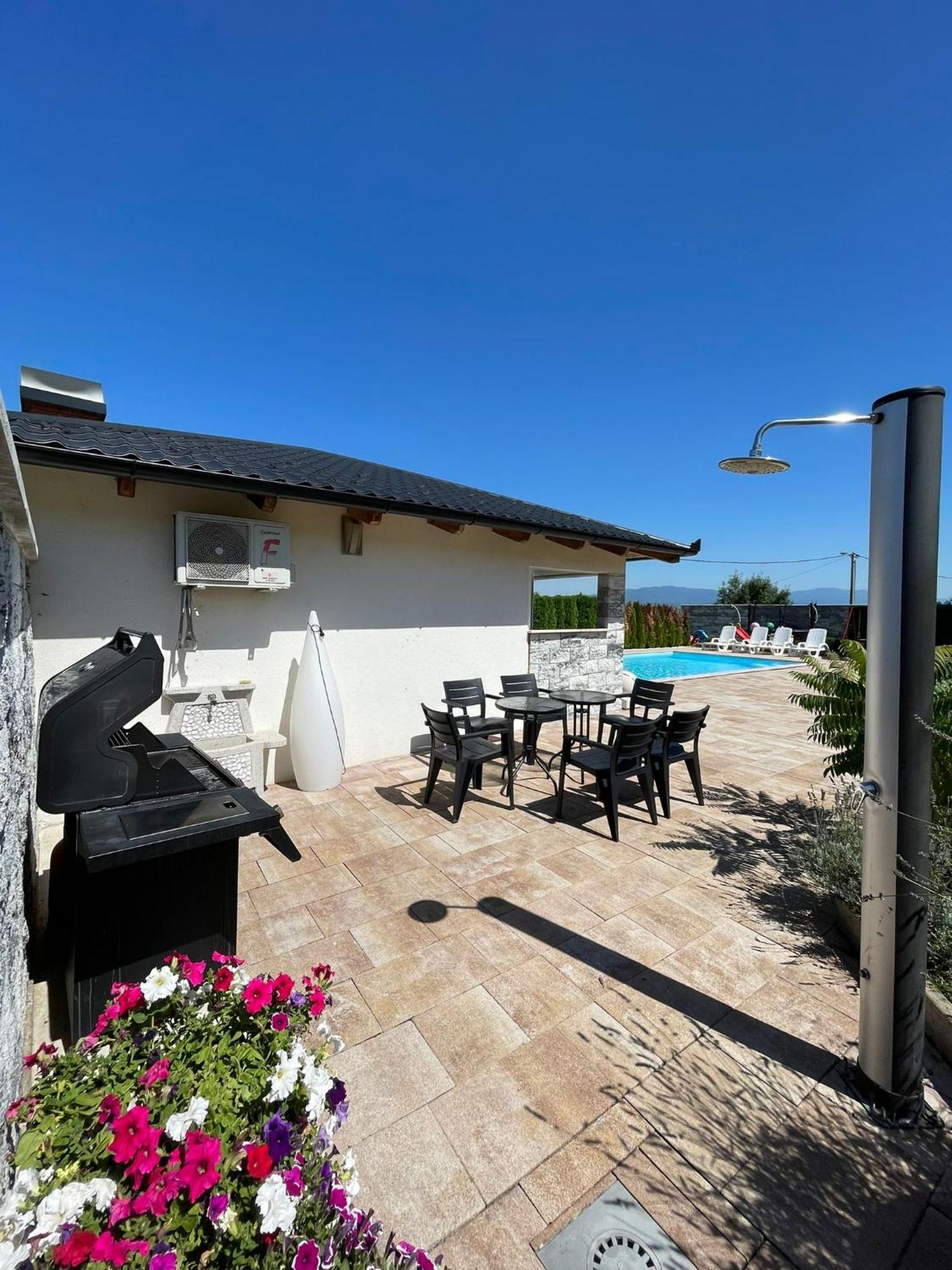 Villa De Luxe Bihac Ngoại thất bức ảnh